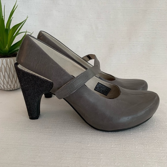 Tsubo Acrea Gray Leather Mary Jane Slingback Denim Heels Woman’s 8.5 - Picture 3 of 12